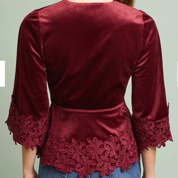 ANTHROPOLOGIE MOON RIVER BURGUNDY RED LACE TRIMMED VELVET WRAP  KIMONO SMALL - Picture 2 of 16